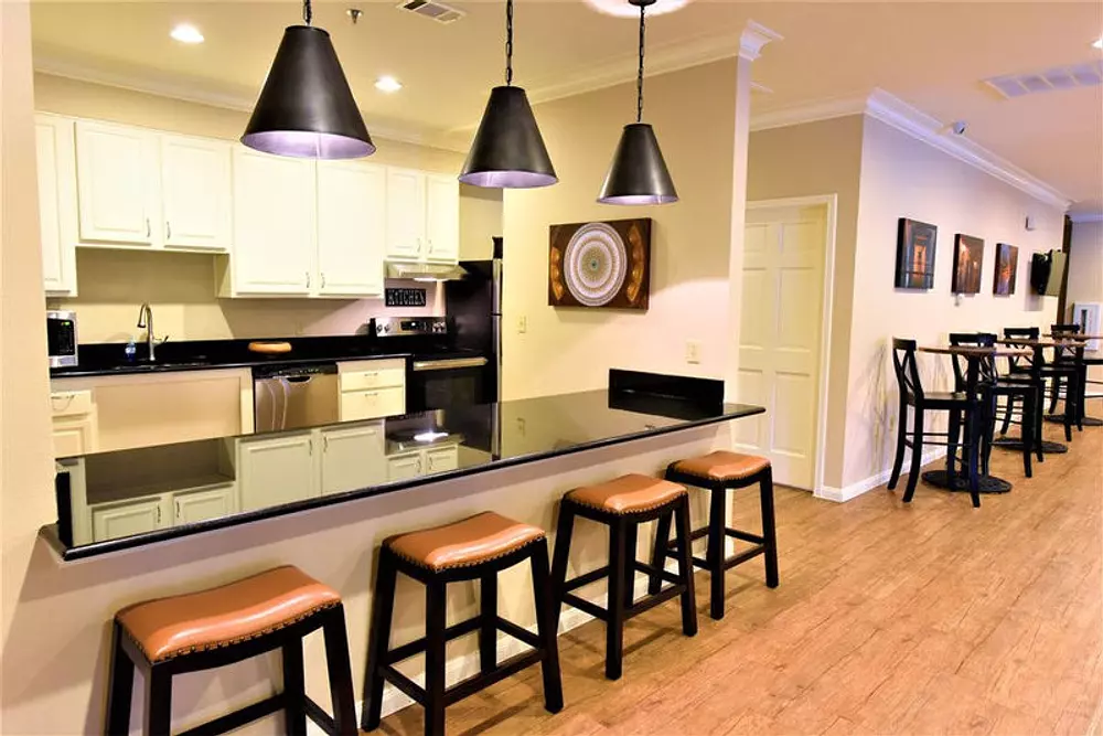 Chandler Creek apartments in Austin TX, photo 1