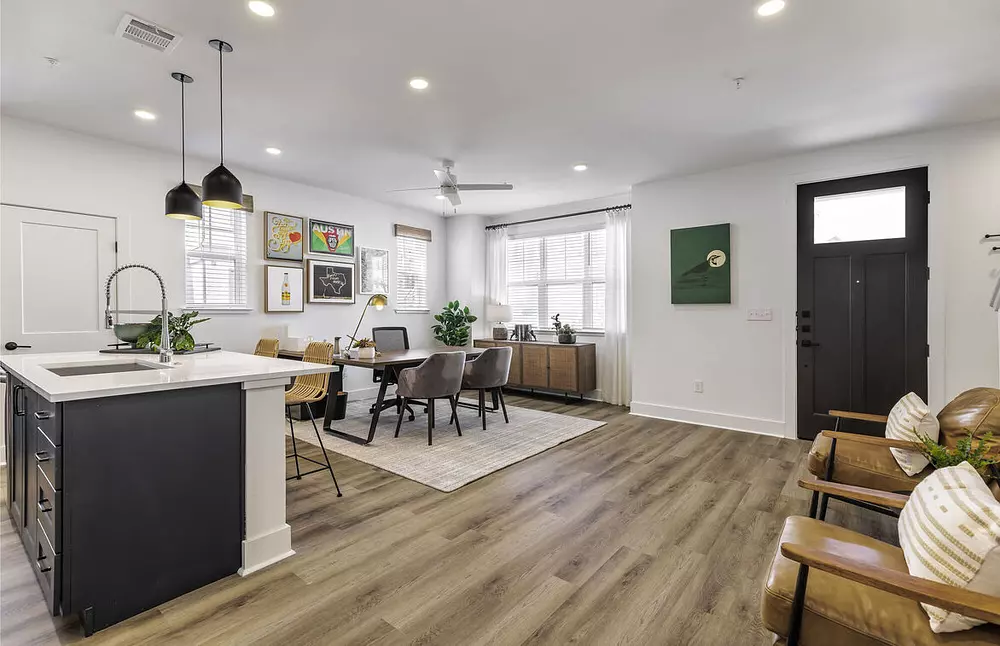 Escalon Townhomes apartments in Austin TX, photo 1