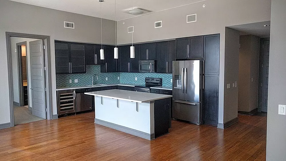 Gables Park Tower apartments in Austin TX, photo 1