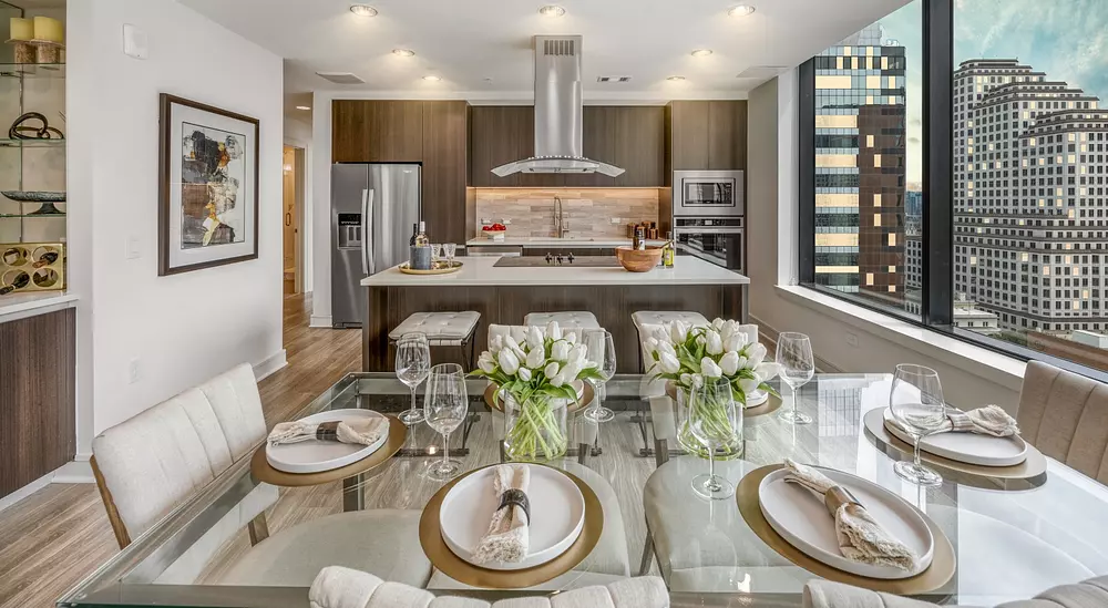 Hanover Brazos Street apartments in Austin TX, photo 2