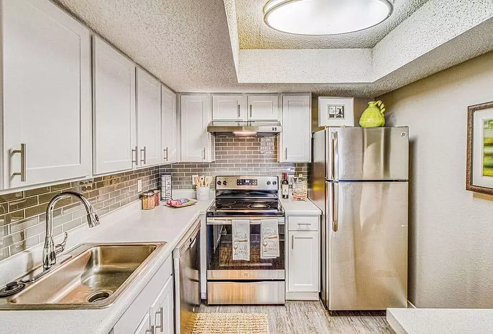 Hillside Creek apartments in Austin TX, photo 1