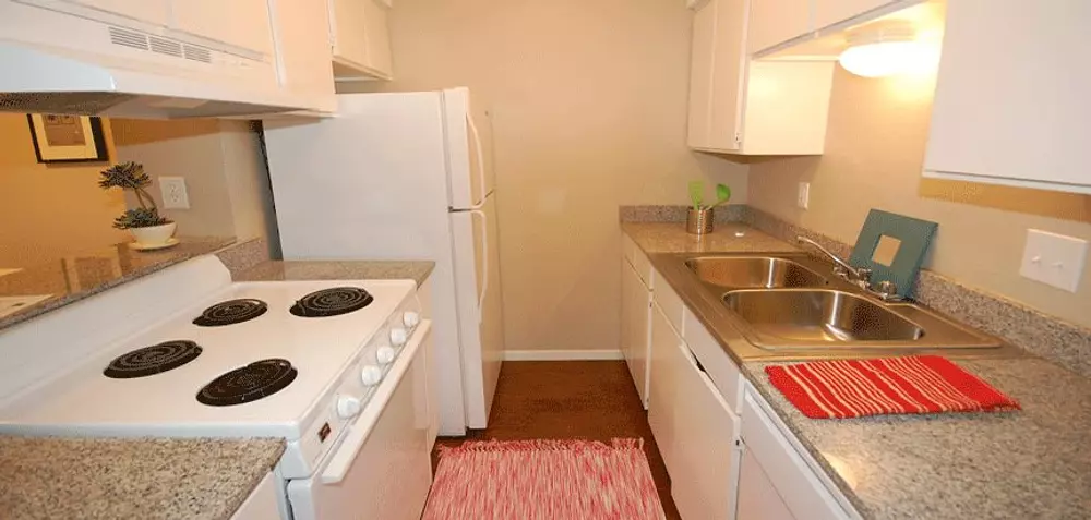 Hillside Place apartments in Austin TX, photo 1