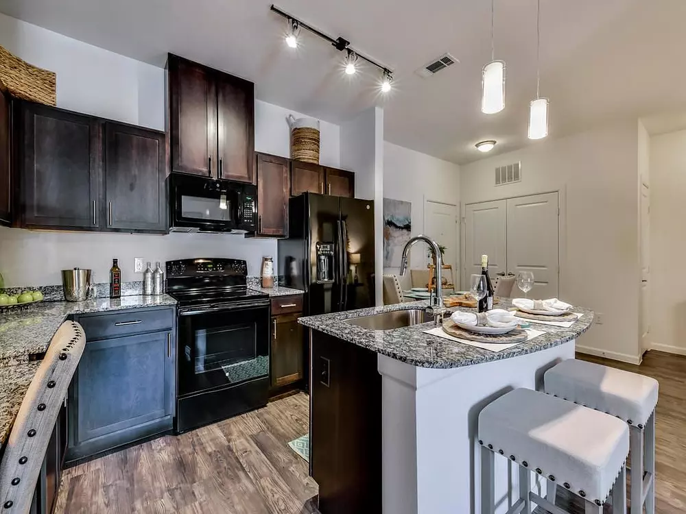 Lantower Techridge apartments in Austin TX, photo 1