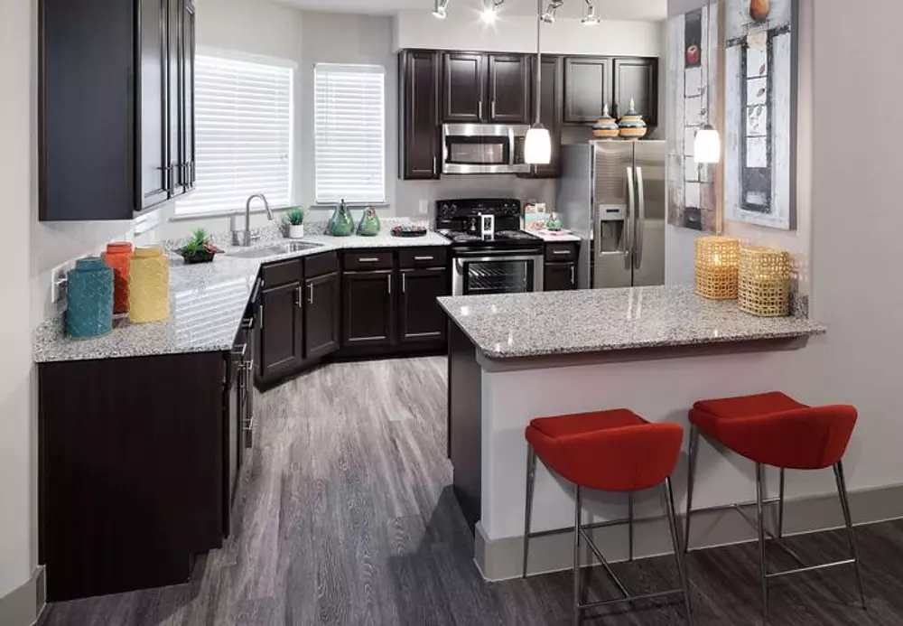 Lone Oak apartments in Austin TX, photo 1