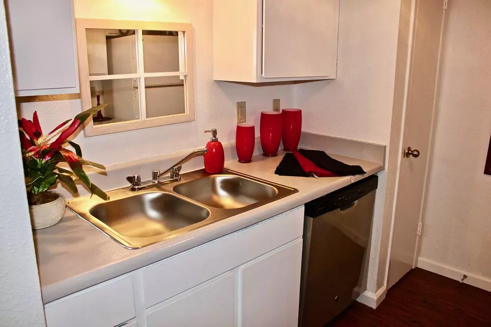 Point South and Bridge Hollow apartments in Austin TX, photo 1