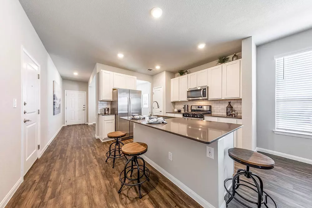 Rivers Edge apartments in Austin TX, photo 1