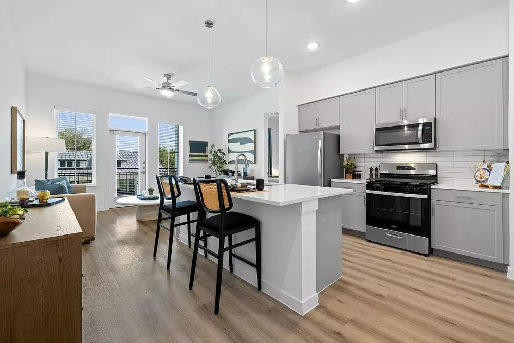 The Everett apartments in Austin TX, photo 1