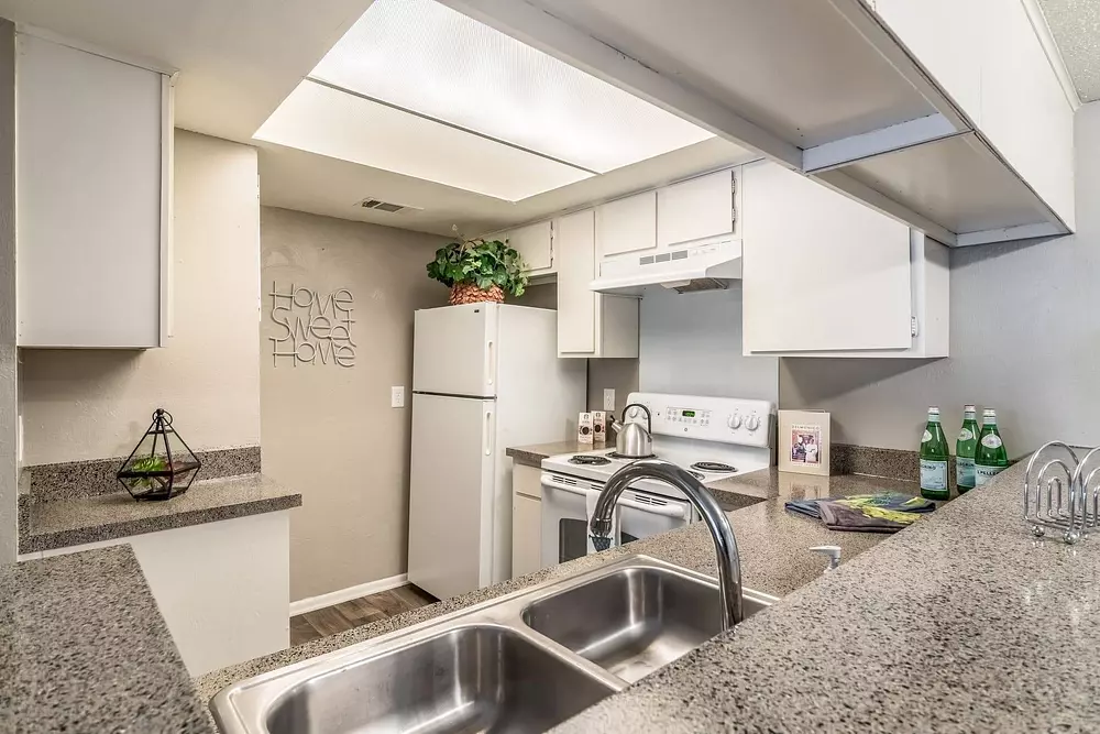 Westdale Pointe apartments in Austin TX, photo 1