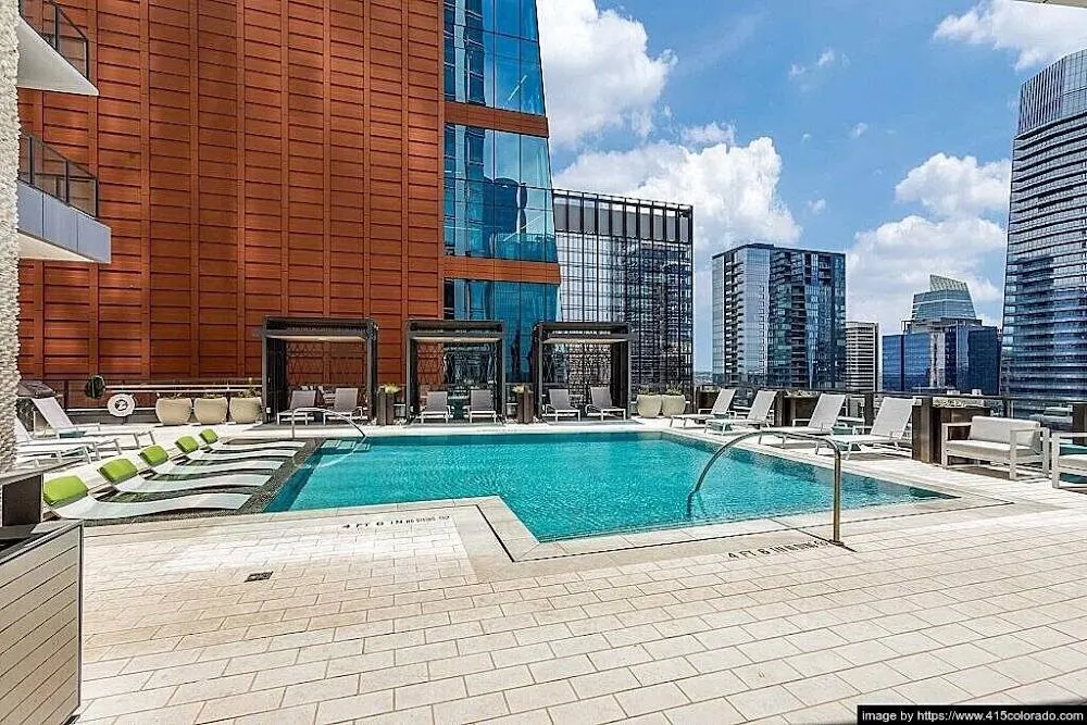 415 Colorado apartment community exterior near Austin, TX